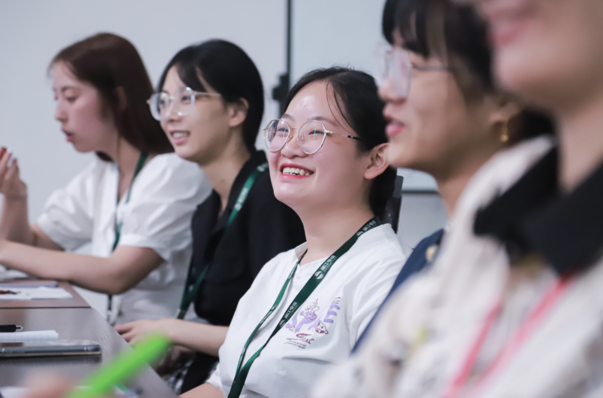 情滿中秋，共話未來(lái)。湘江電纜工會(huì)舉行中秋茶話會(huì)