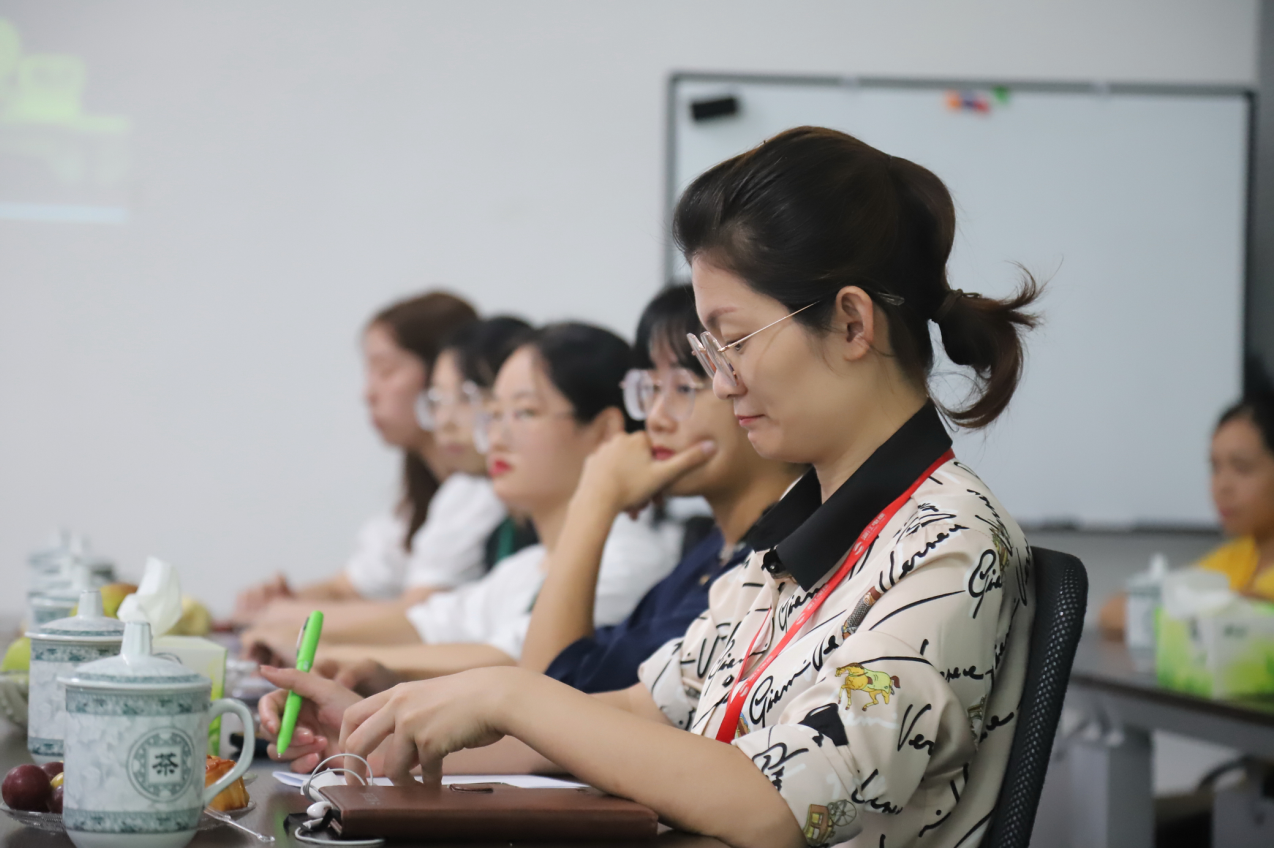情滿中秋，共話未來(lái)。湘江電纜工會(huì)舉行中秋茶話會(huì)