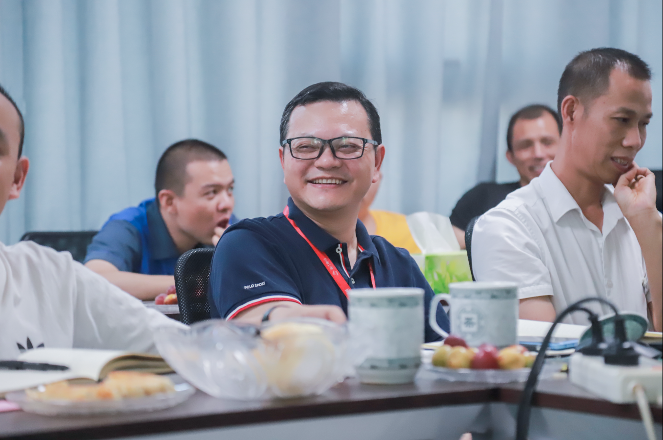 情滿中秋，共話未來(lái)。湘江電纜工會(huì)舉行中秋茶話會(huì)